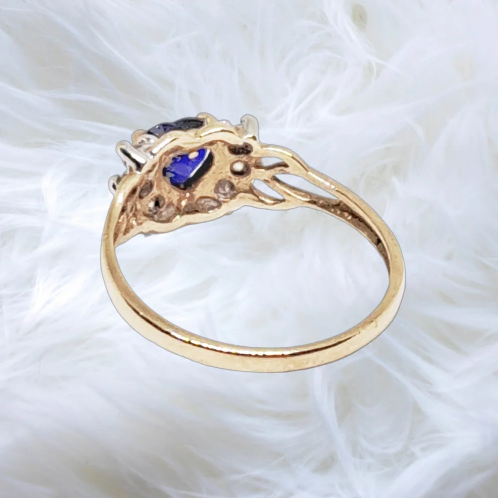 10k Gold Heart Ring with Blue Sapphire and Cubic Zirconia Gemstones. Size 6.75